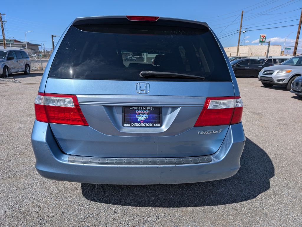 2005 Honda Odyssey Image 2