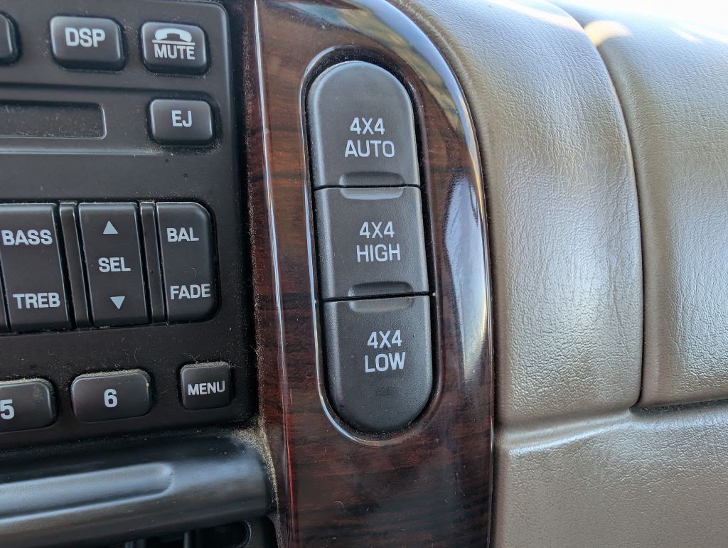 2003 Ford Explorer Image 11