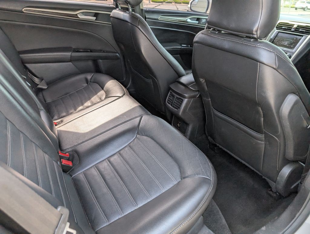 2016 Ford Fusion Image 12