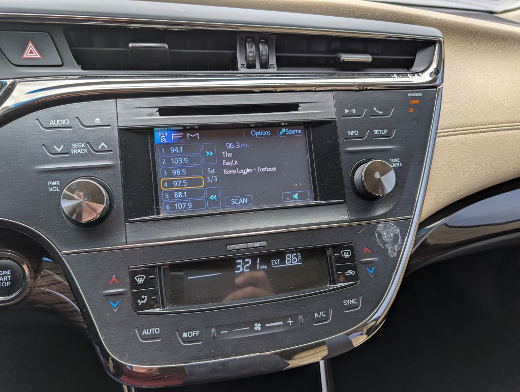 2014 Toyota Avalon Image 9