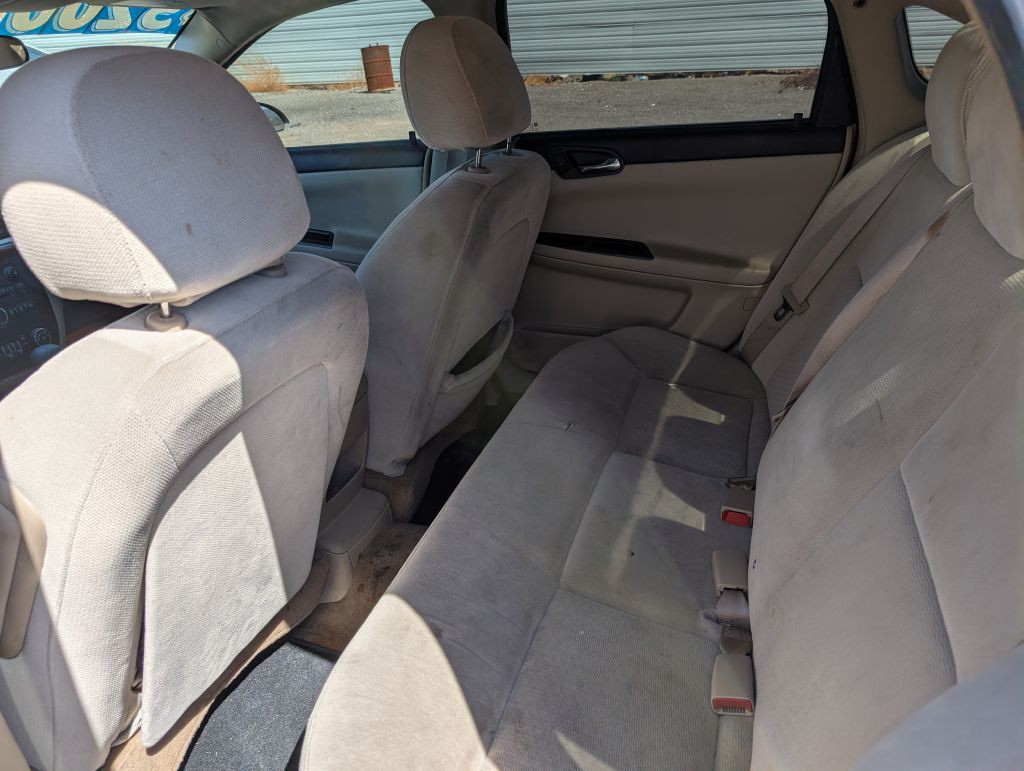 2011 Chevrolet Impala Image 11