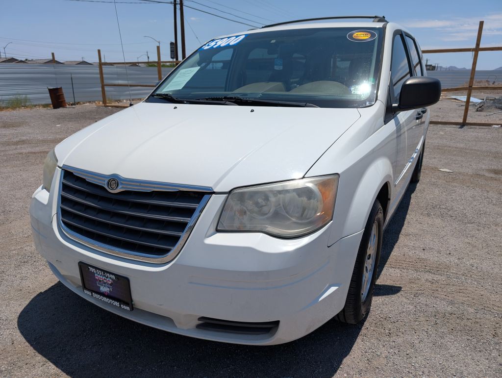 2008 Chrysler Town & Country Image 4