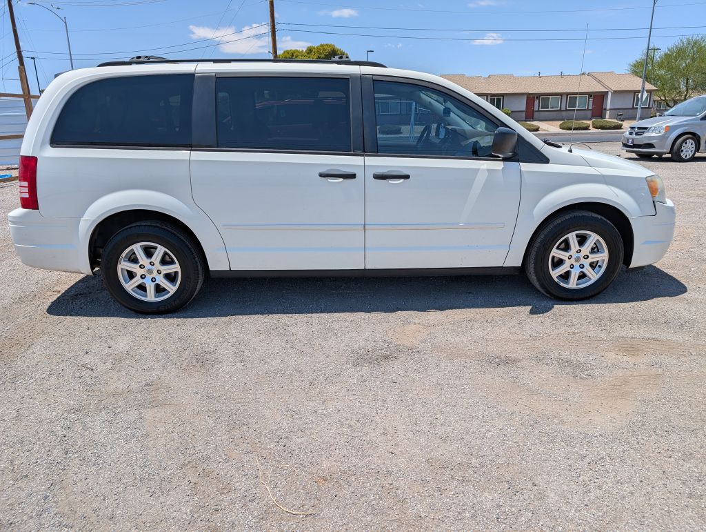 2008 Chrysler Town & Country Image 5