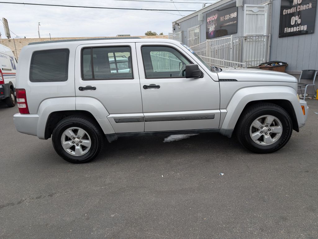 2011 Jeep Liberty Image 4
