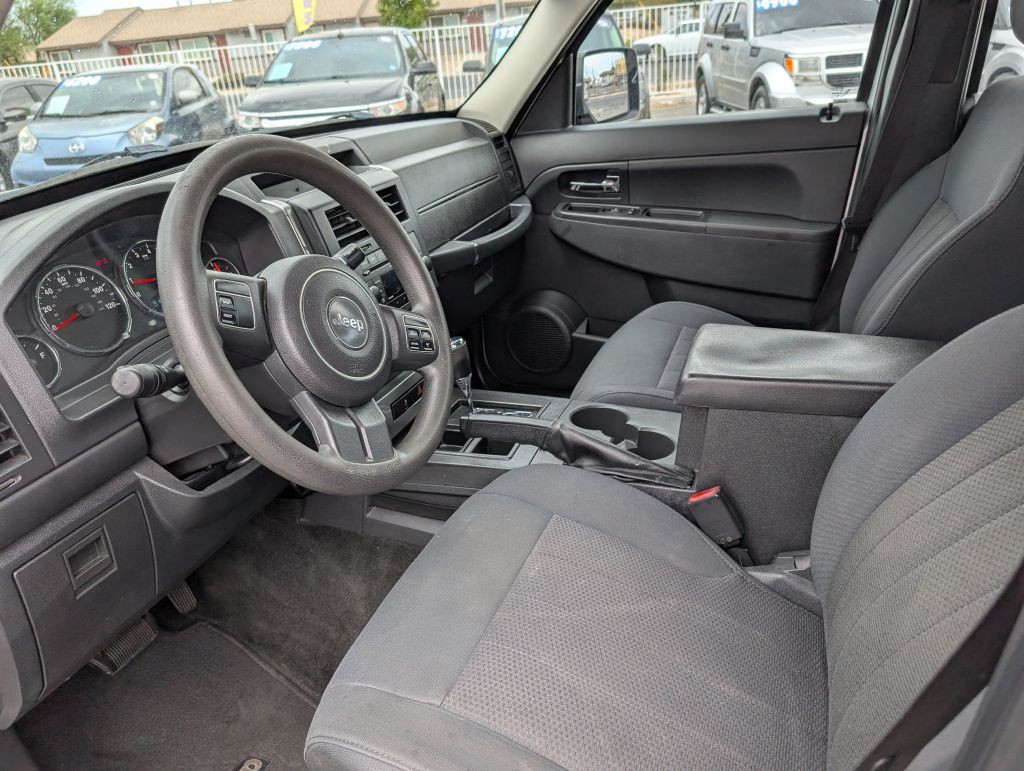 2011 Jeep Liberty Image 8