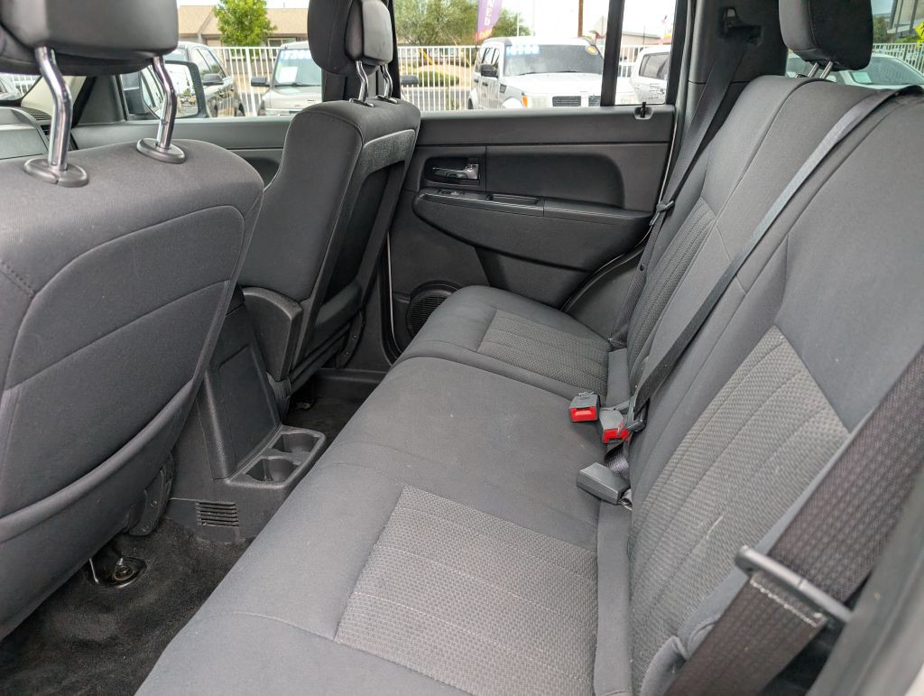 2011 Jeep Liberty Image 10