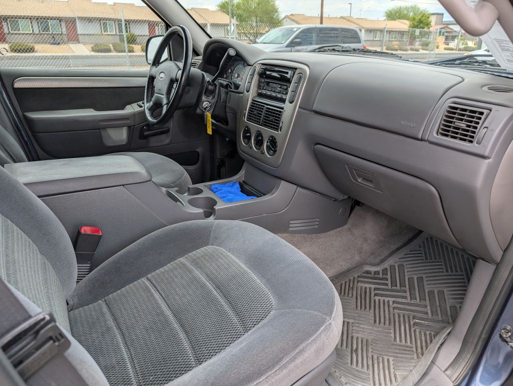 2003 Ford Explorer Image 7