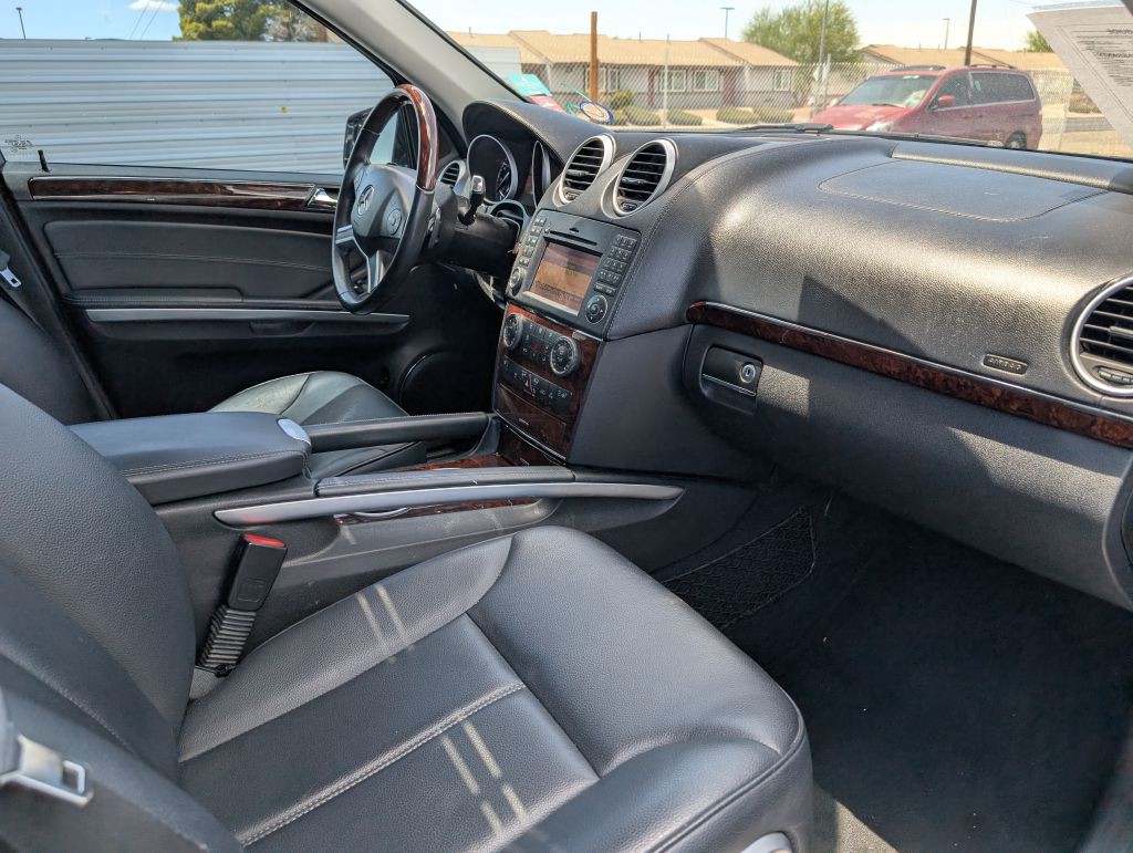2011 Mercedes-Benz GL-Class Image 8