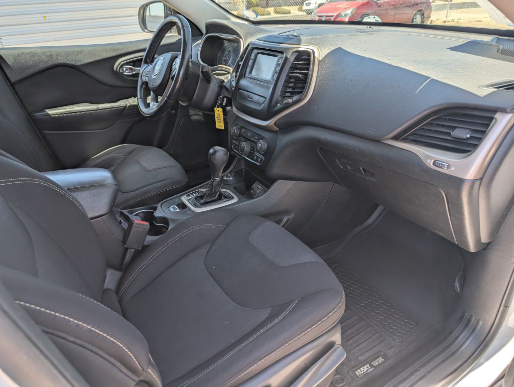 2015 Jeep Cherokee Image 9