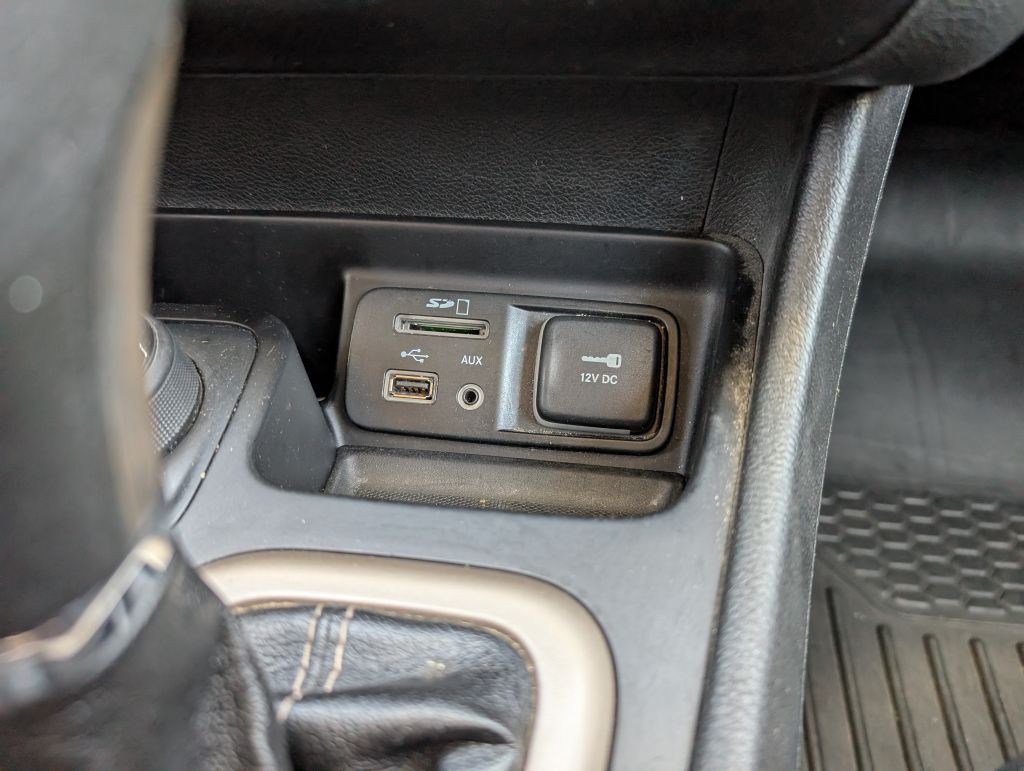2015 Jeep Cherokee Image 11