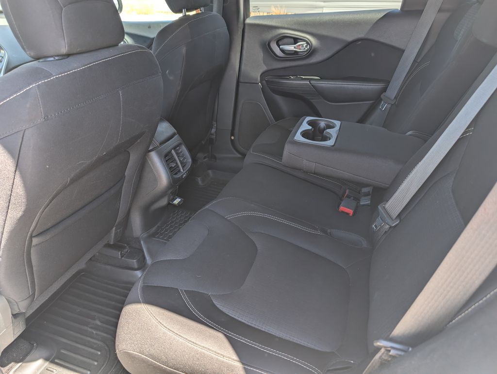 2015 Jeep Cherokee Image 13