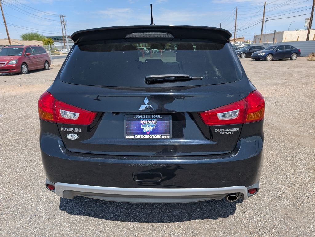2014 Mitsubishi Outlander Image 2
