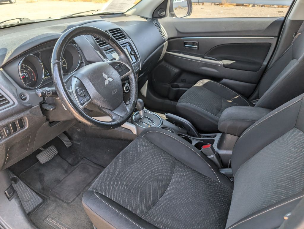 2014 Mitsubishi Outlander Image 7