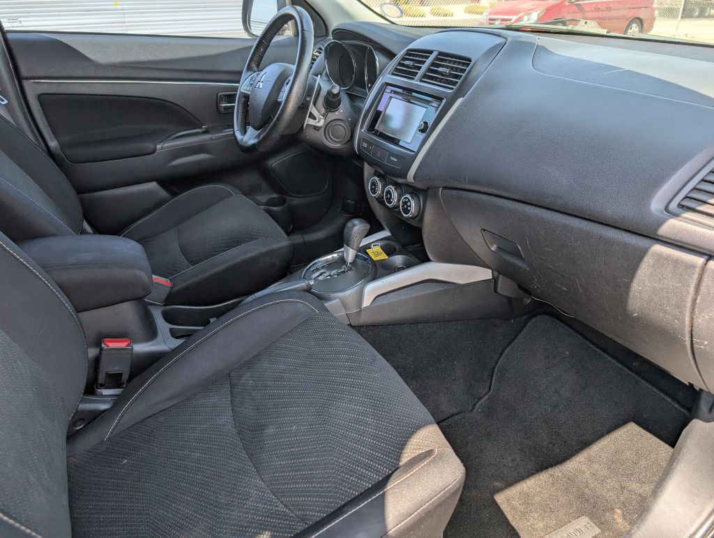 2014 Mitsubishi Outlander Image 9