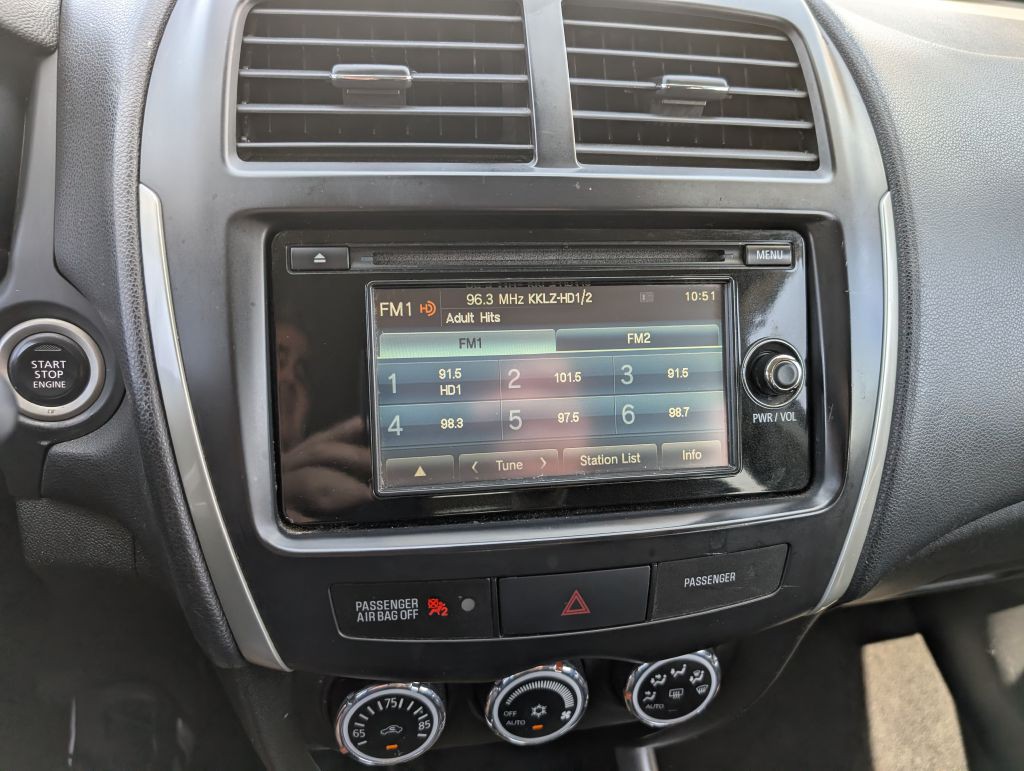 2014 Mitsubishi Outlander Image 11