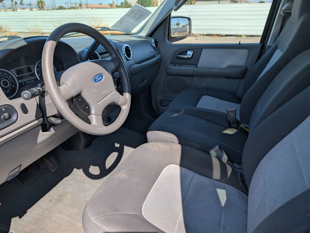 2005 Ford Expedition Image 7