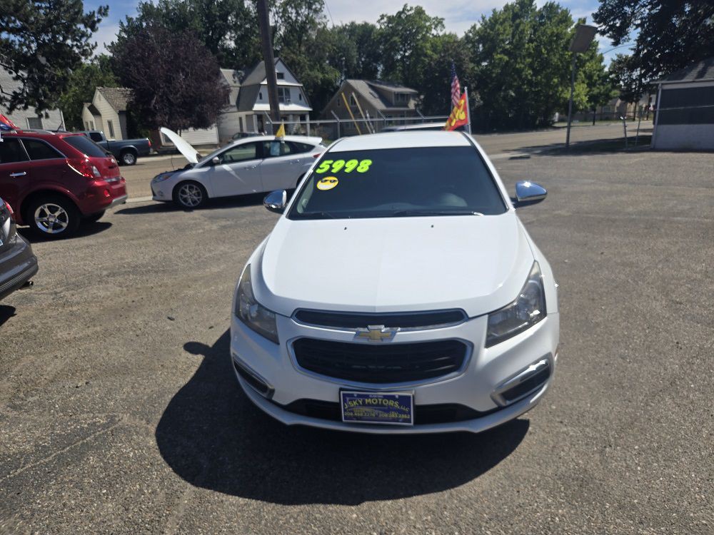 2016 Chevrolet Cruze Image 2