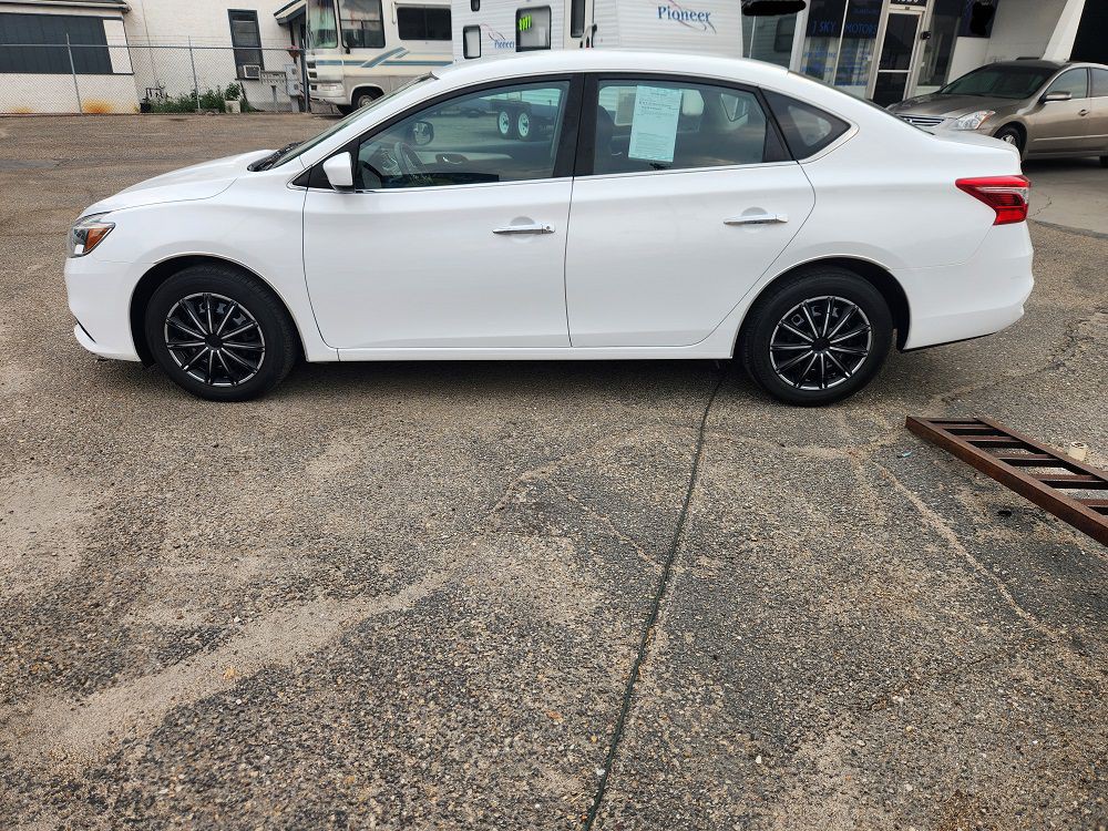 2018 Nissan Sentra Image 2