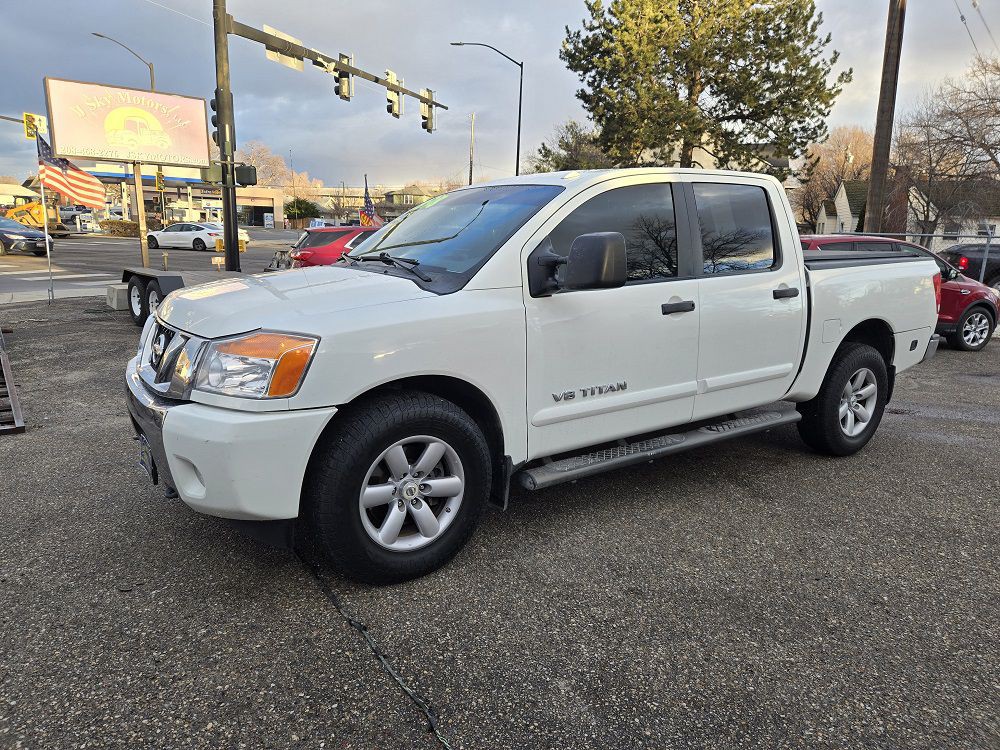 2013 Nissan Titan Image 1