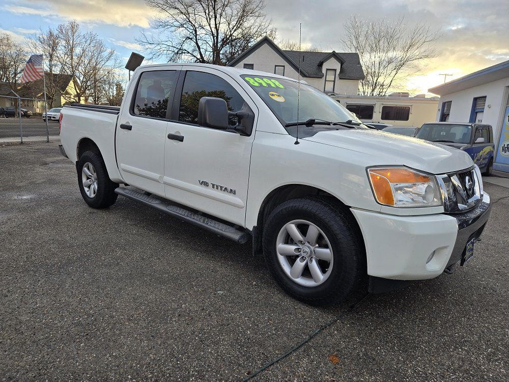 2013 Nissan Titan Image 2