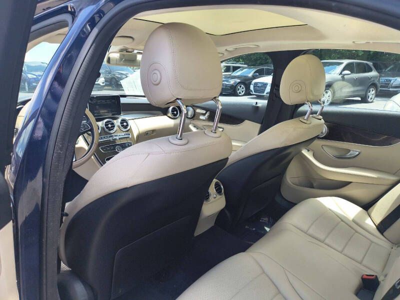2015 Mercedes-Benz C-Class Image 12