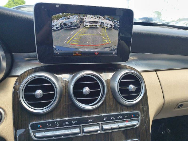 2015 Mercedes-Benz C-Class Image 19