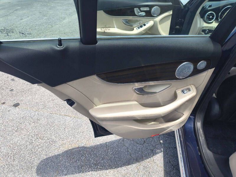 2015 Mercedes-Benz C-Class Image 21
