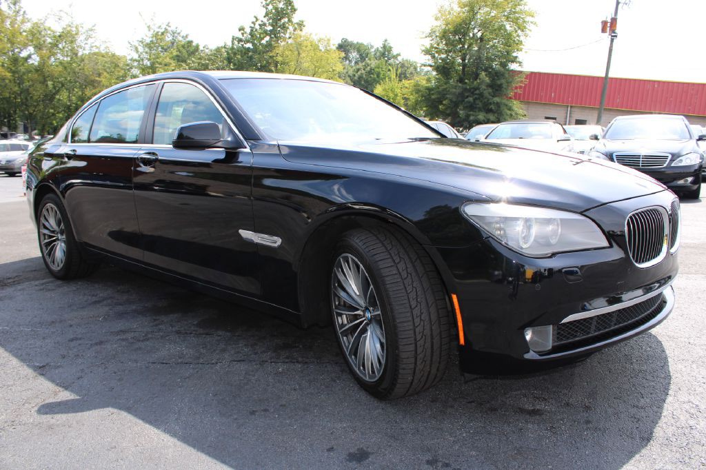 2011 BMW 7 Series Image 3