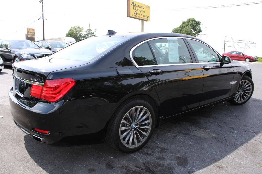 2011 BMW 7 Series Image 6