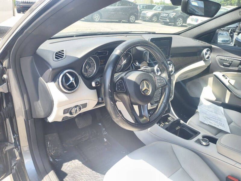 2015 Mercedes-Benz CLA-Class Image 9