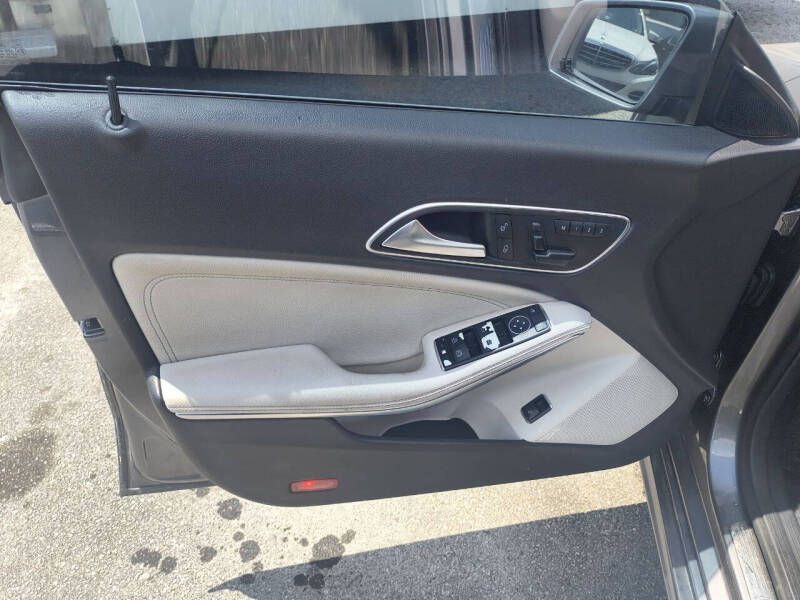 2015 Mercedes-Benz CLA-Class Image 11