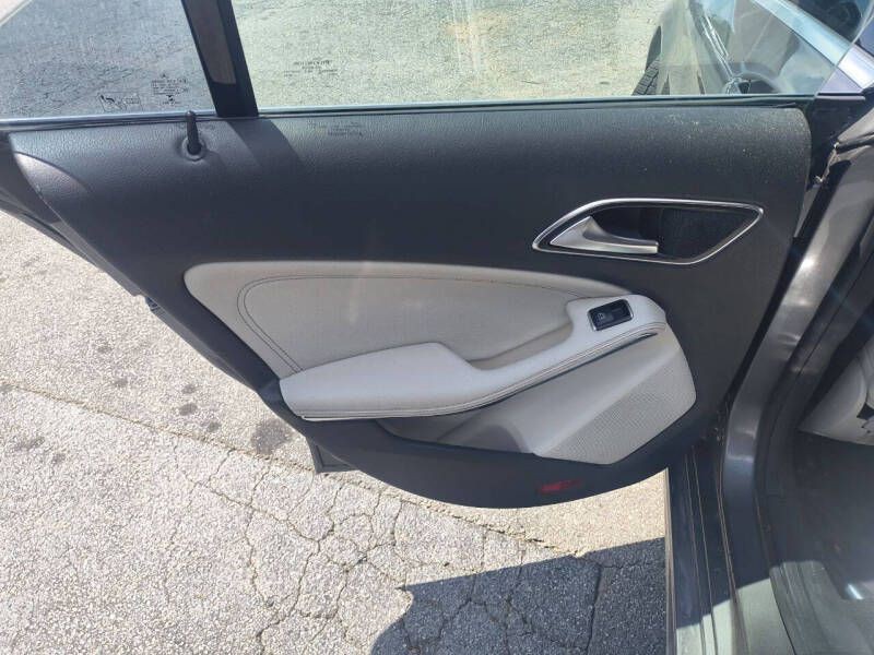 2015 Mercedes-Benz CLA-Class Image 14