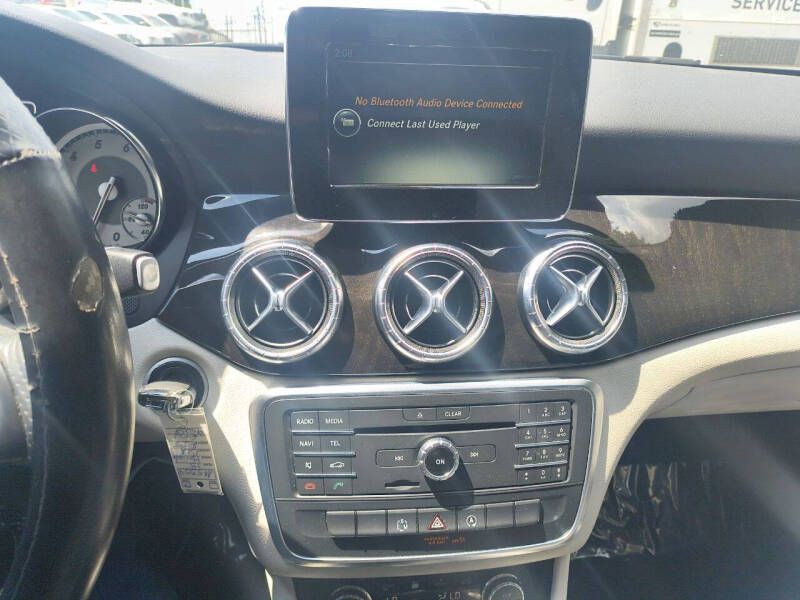 2015 Mercedes-Benz CLA-Class Image 16