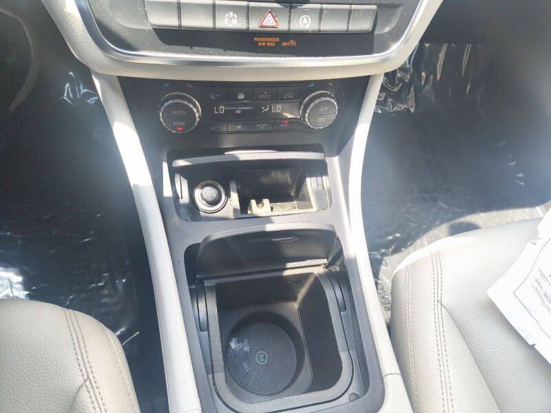 2015 Mercedes-Benz CLA-Class Image 17