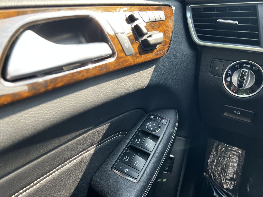2013 Mercedes-Benz M-Class Image 32