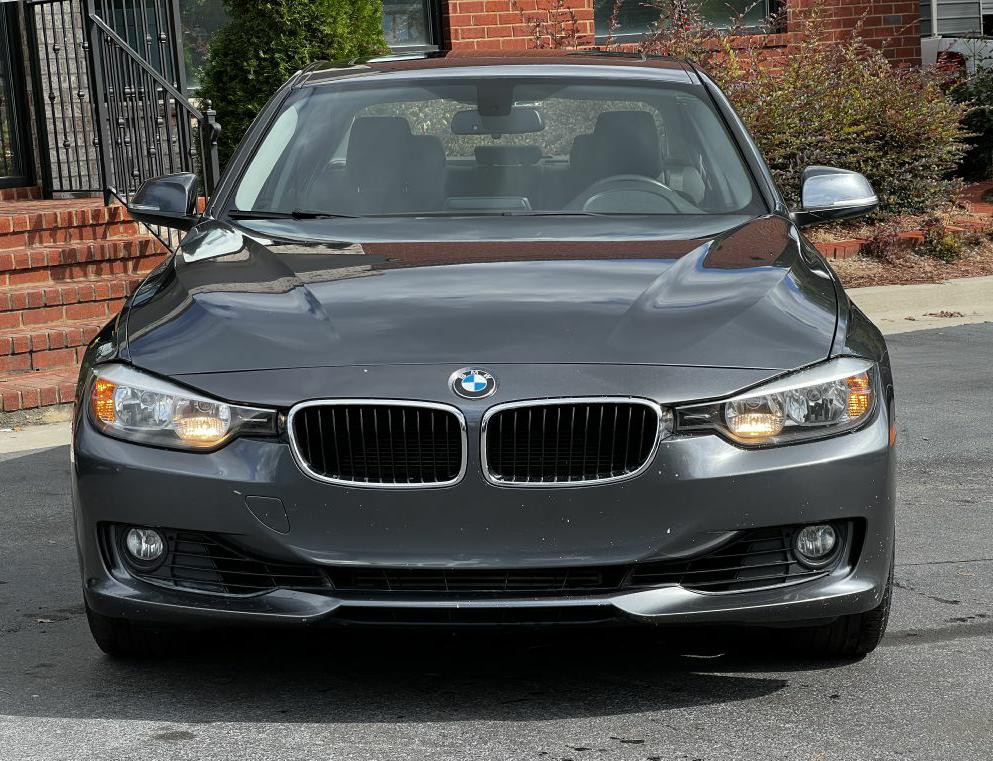 2014 BMW 3 Series Image 2