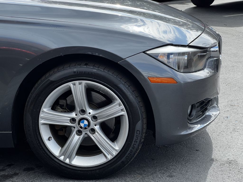 2014 BMW 3 Series Image 11