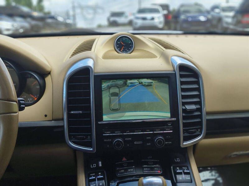 2014 Porsche Cayenne Image 19