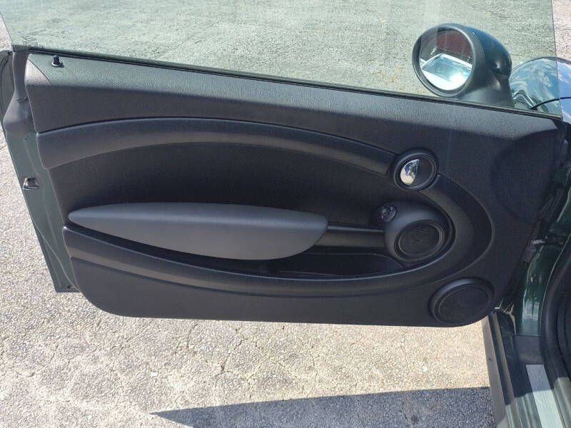 2012 MINI Cooper Image 18