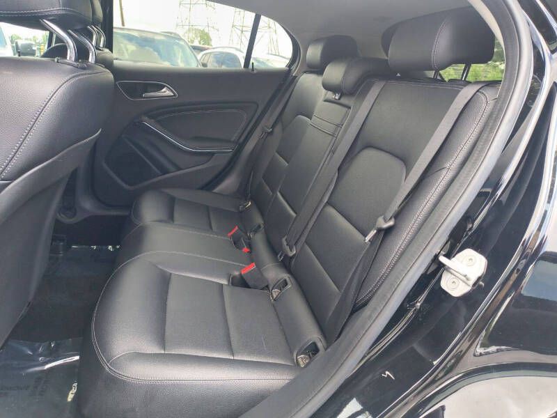 2015 Mercedes-Benz GLA-Class Image 12