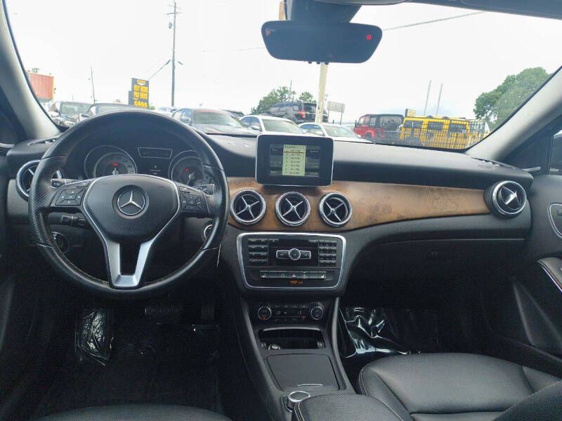 2015 Mercedes-Benz GLA-Class Image 13