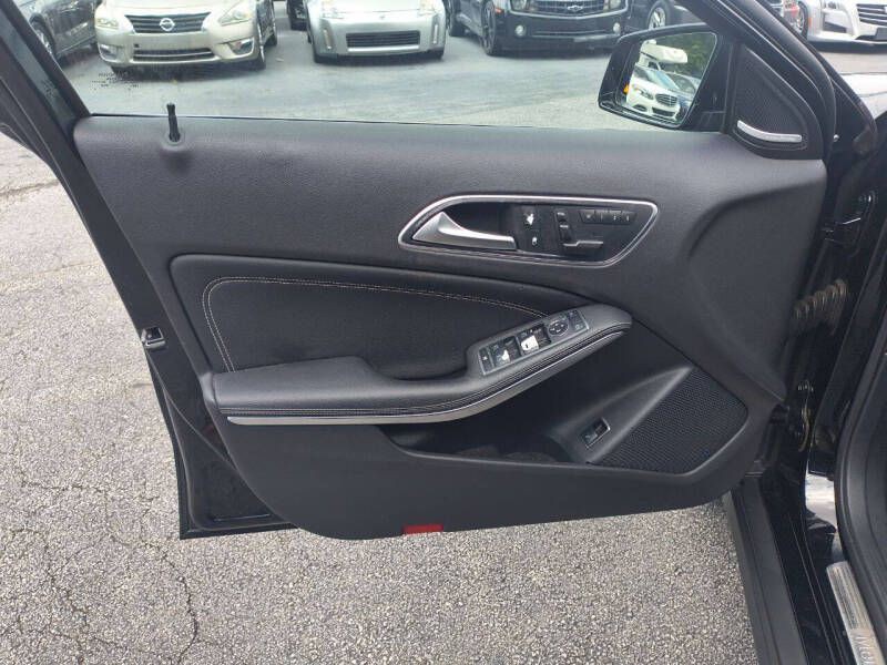 2015 Mercedes-Benz GLA-Class Image 15