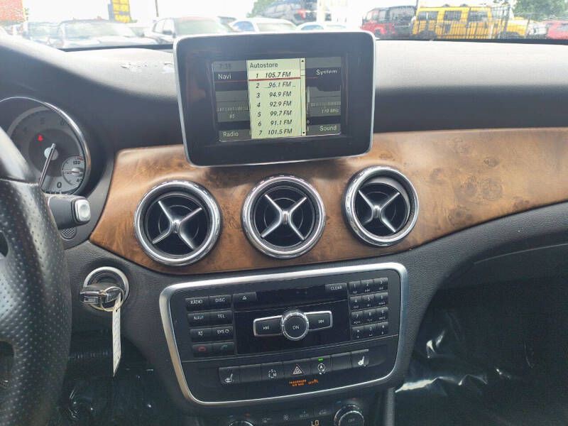 2015 Mercedes-Benz GLA-Class Image 17