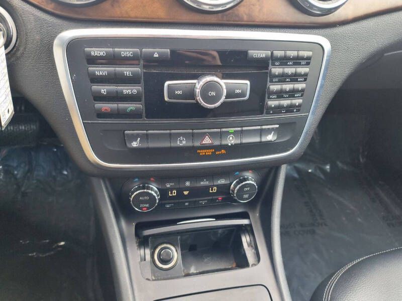 2015 Mercedes-Benz GLA-Class Image 18