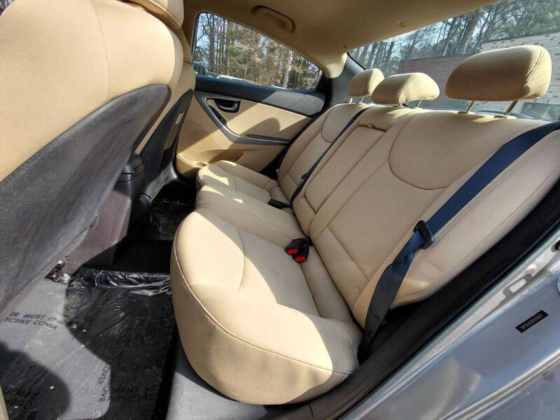 2013 Hyundai Elantra Image 12