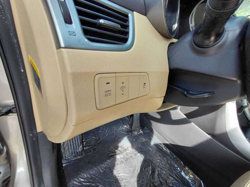2013 Hyundai Elantra Image 15