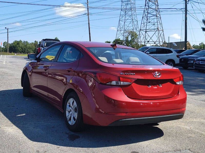 2016 Hyundai Elantra Image 8