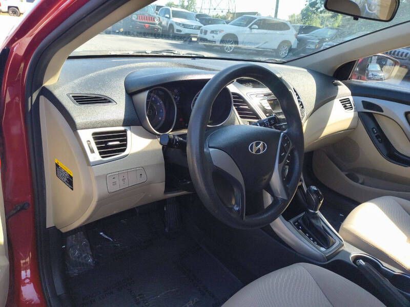 2016 Hyundai Elantra Image 9