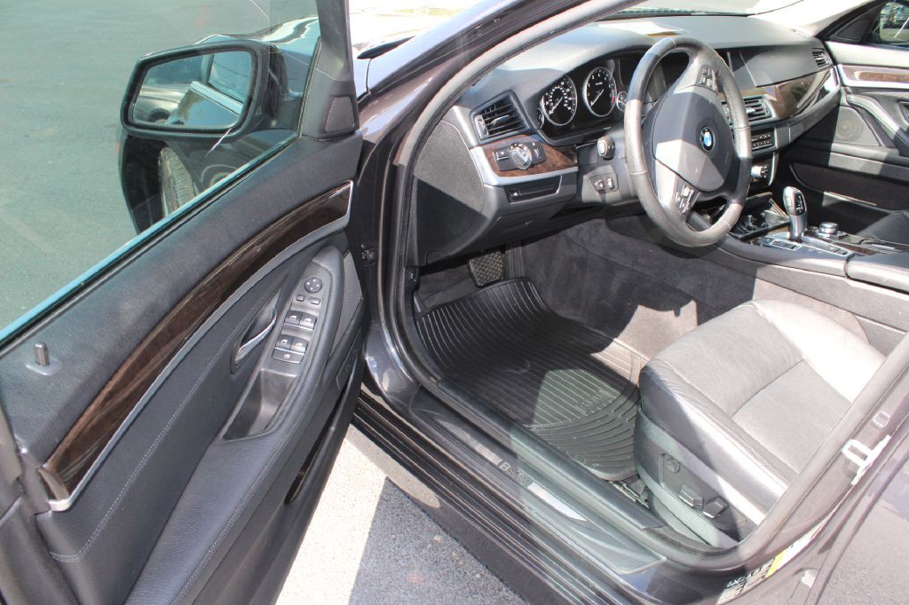 2013 BMW 5 Series Image 7