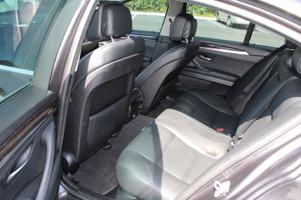 2013 BMW 5 Series Image 8